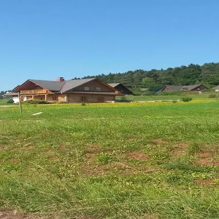 In With Garden, Cleaning Included 度假居