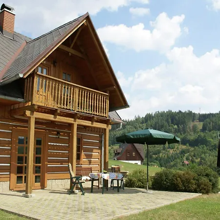 Peaceful Mountain Stay, Cleaning Included بيت للعطل Stupná